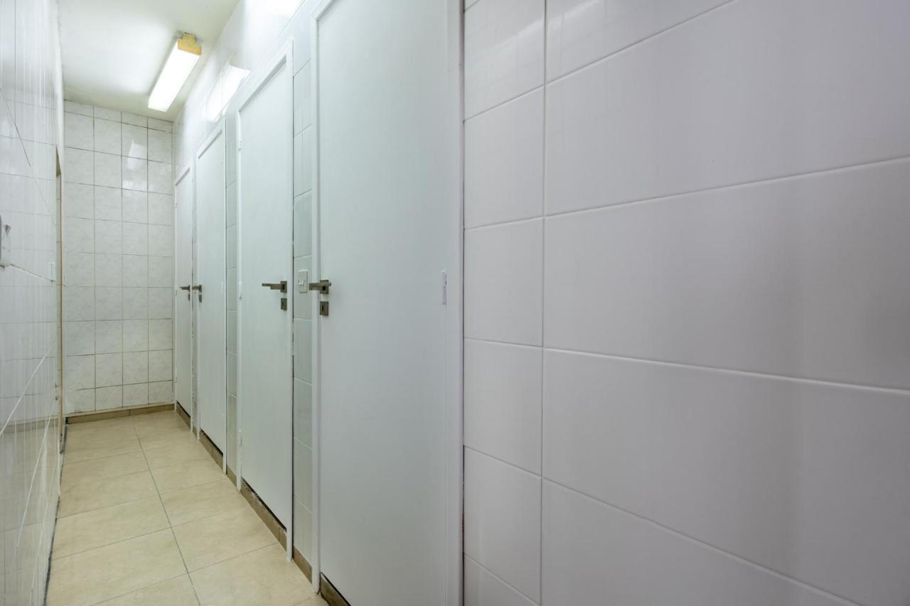 Bee Hostel ليماسول المظهر الخارجي الصورة