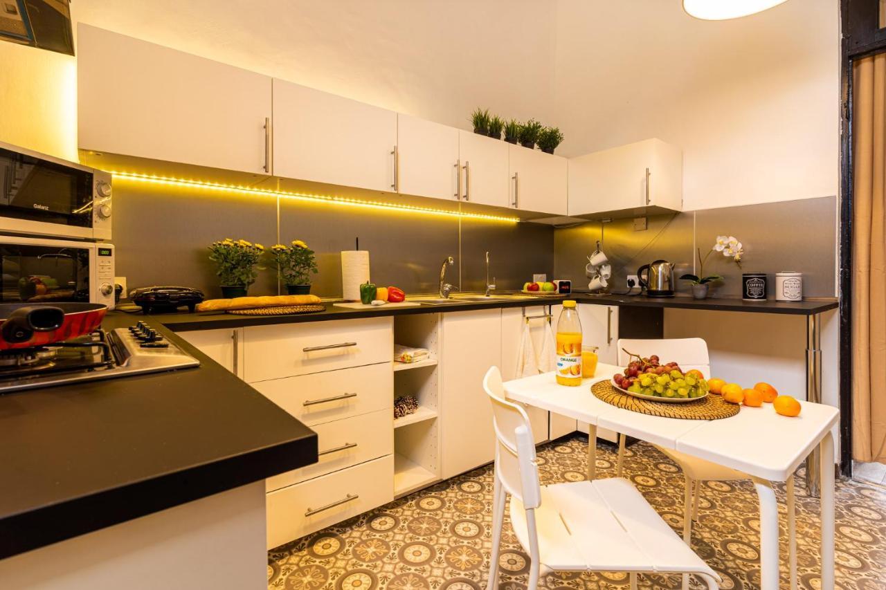 Bee Hostel ليماسول المظهر الخارجي الصورة