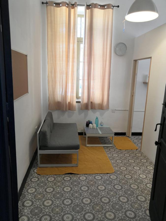 Bee Hostel ليماسول المظهر الخارجي الصورة
