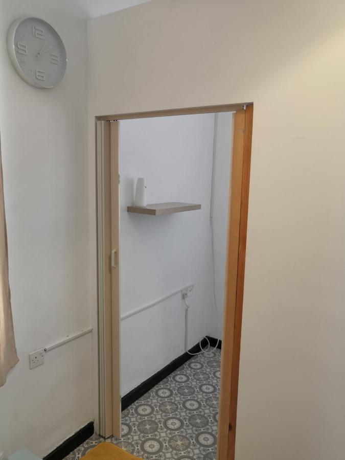Bee Hostel ليماسول المظهر الخارجي الصورة